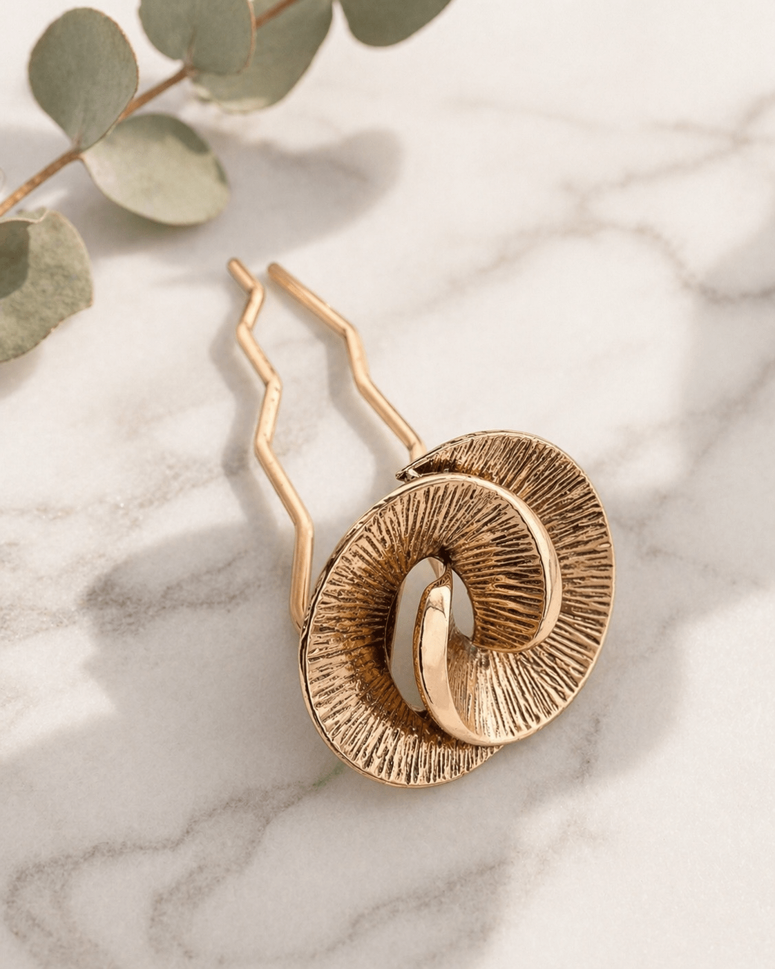 Iris Dimensional Gold French Pin | Nomad Amara